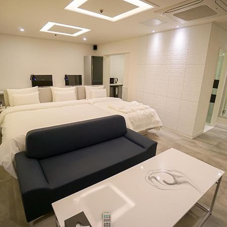 Ekklim Classic Hotel Pyeongtaek Extérieur photo